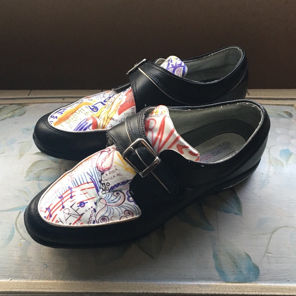 Golf shoes with details